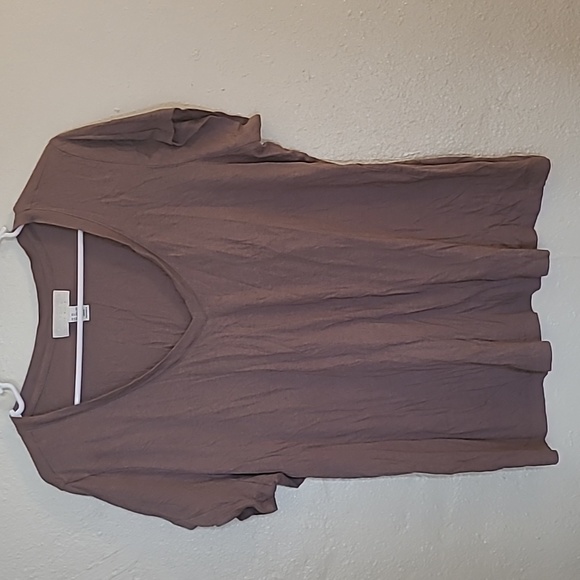 Forever 21 tee - Picture 1 of 3